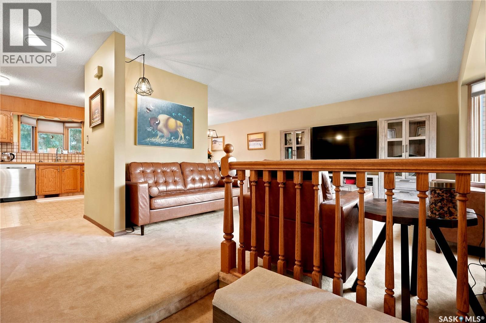2734 Poplar Place E, Regina, SK - Indoor