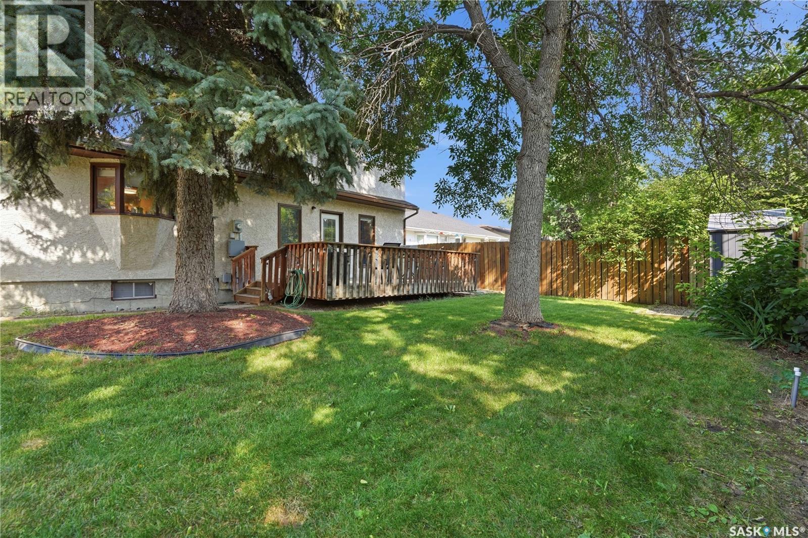 2734 Poplar Place E, Regina, SK - Outdoor