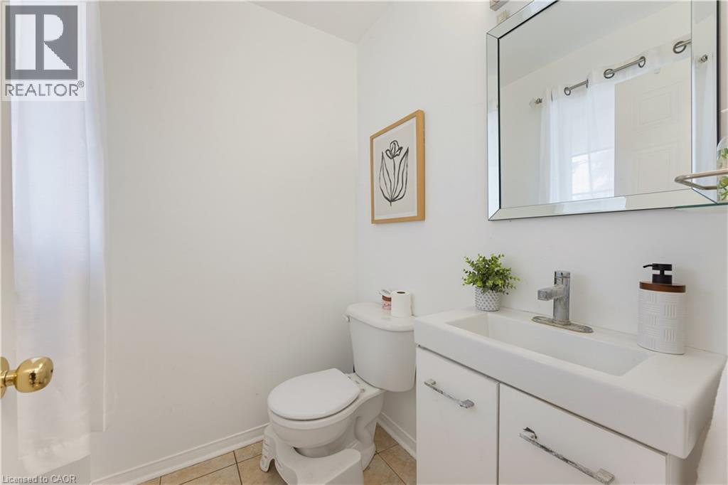 589 Mortimer Drive, Cambridge, ON - Indoor Photo Showing Bathroom