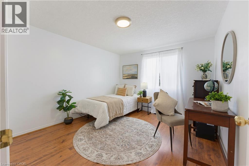 589 Mortimer Drive, Cambridge, ON - Indoor Photo Showing Bedroom