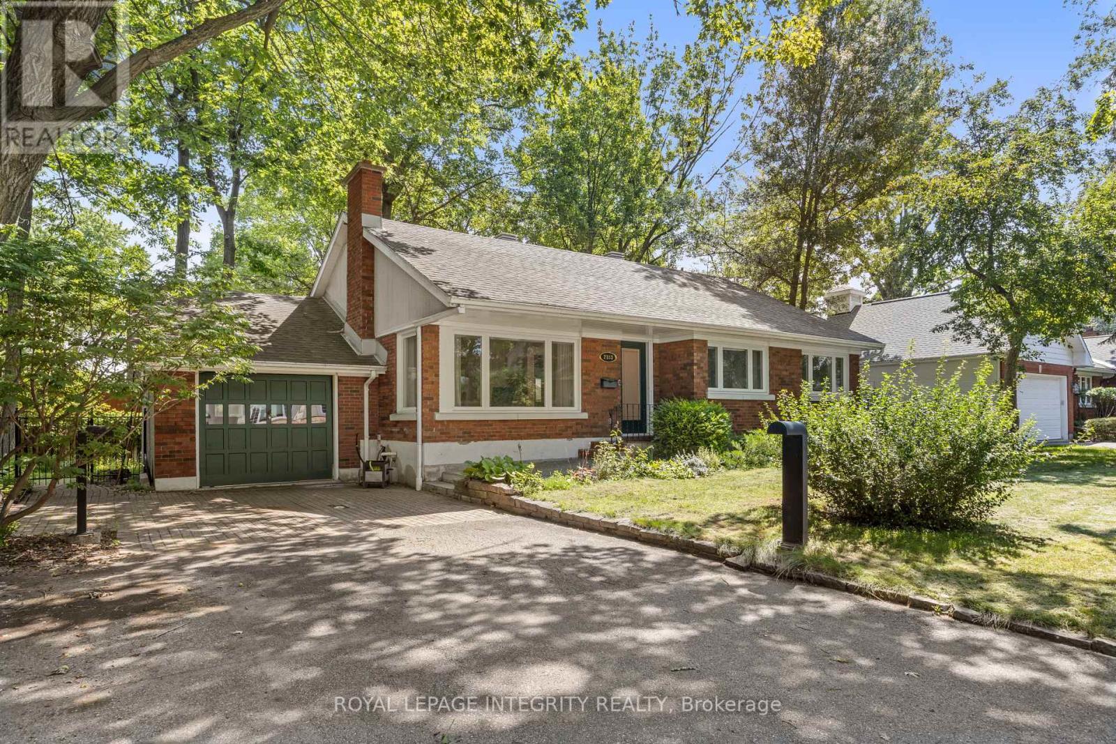 2183 Woodcrest Road, Ottawa, ON - Outdoor