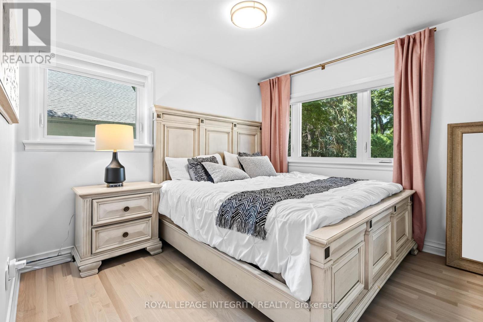 2183 Woodcrest Road, Ottawa, ON - Indoor Photo Showing Bedroom