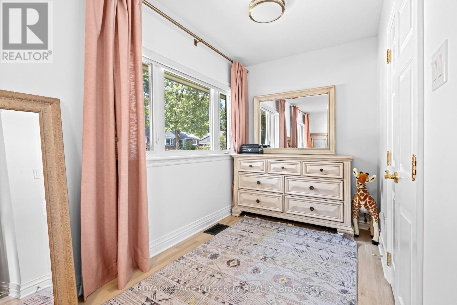 2183 Woodcrest Road, Ottawa, ON - Indoor