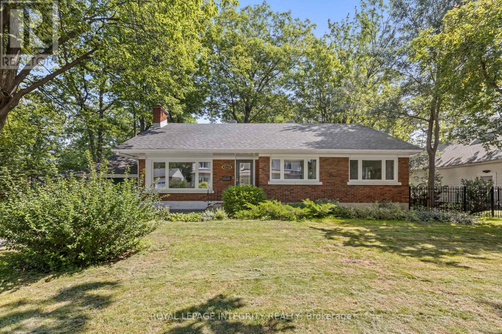 2183 Woodcrest Road, Ottawa, ON - Outdoor