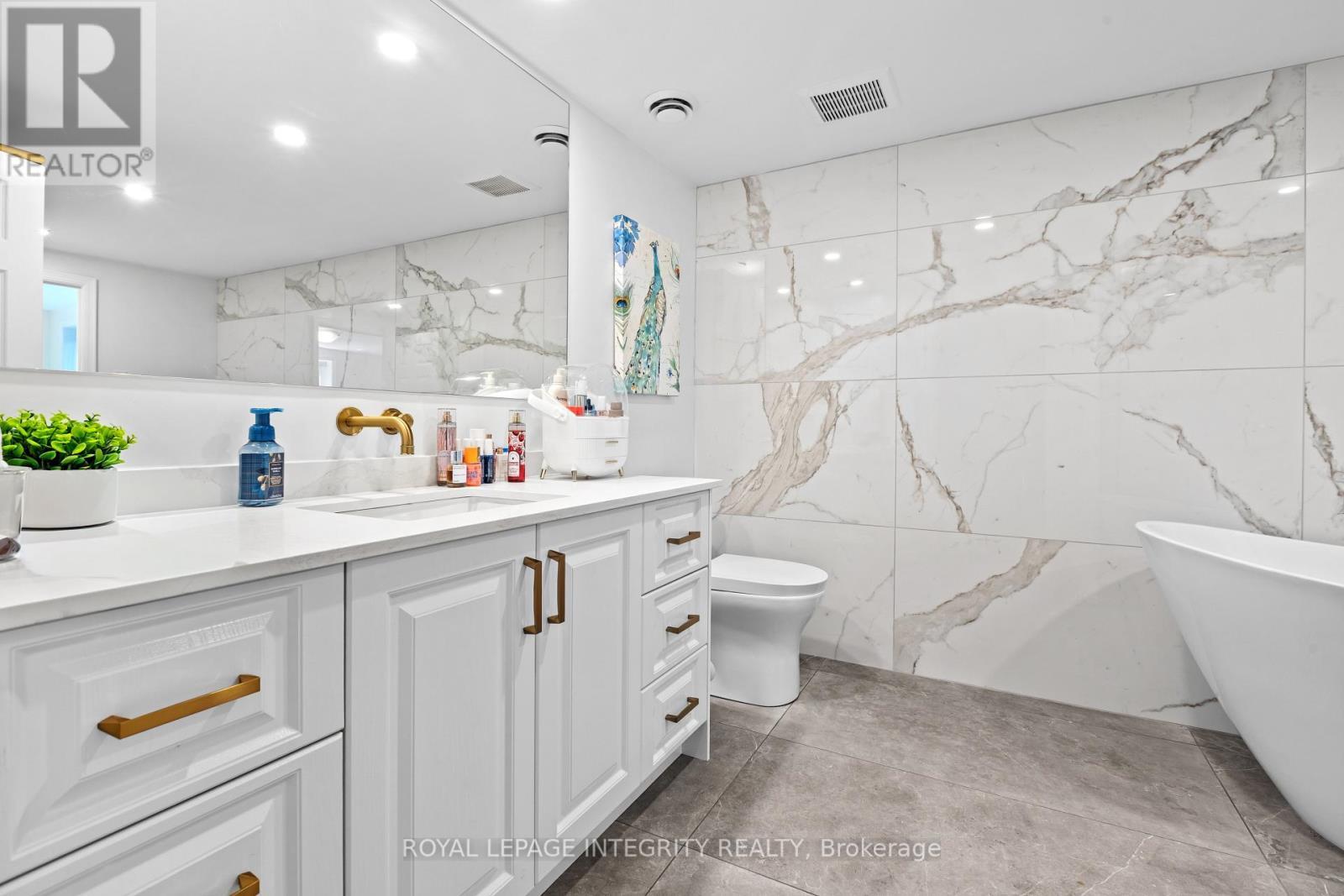 2183 Woodcrest Road, Ottawa, ON - Indoor Photo Showing Bathroom