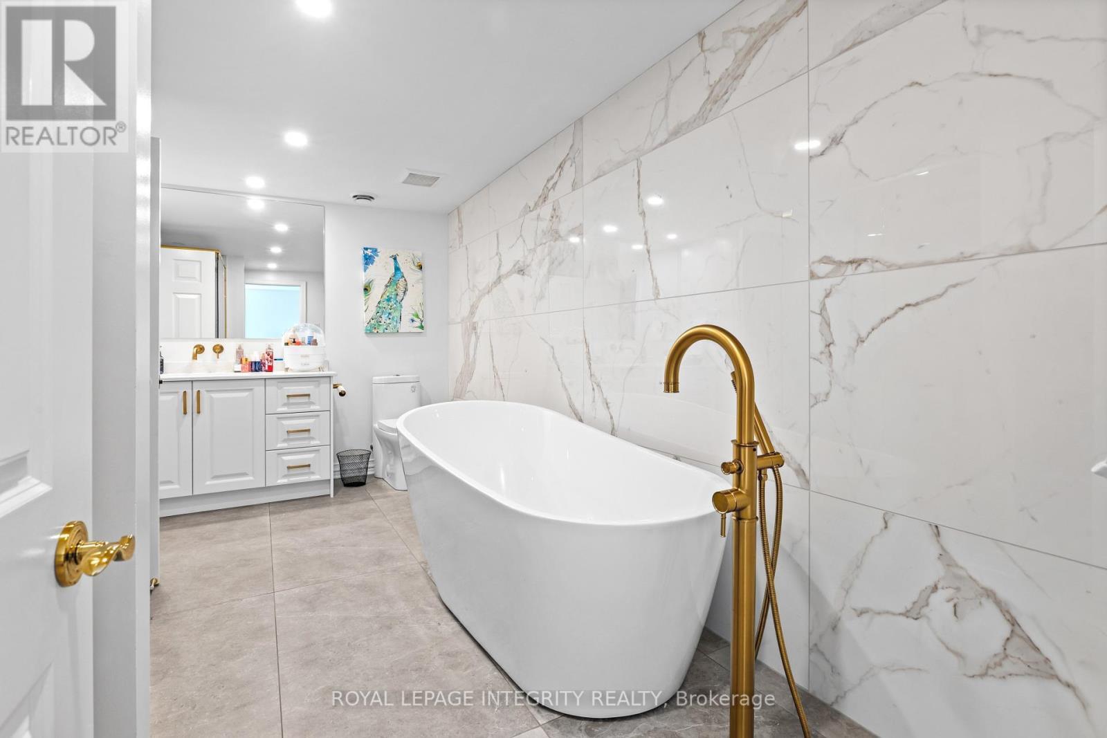 2183 Woodcrest Road, Ottawa, ON - Indoor Photo Showing Bathroom