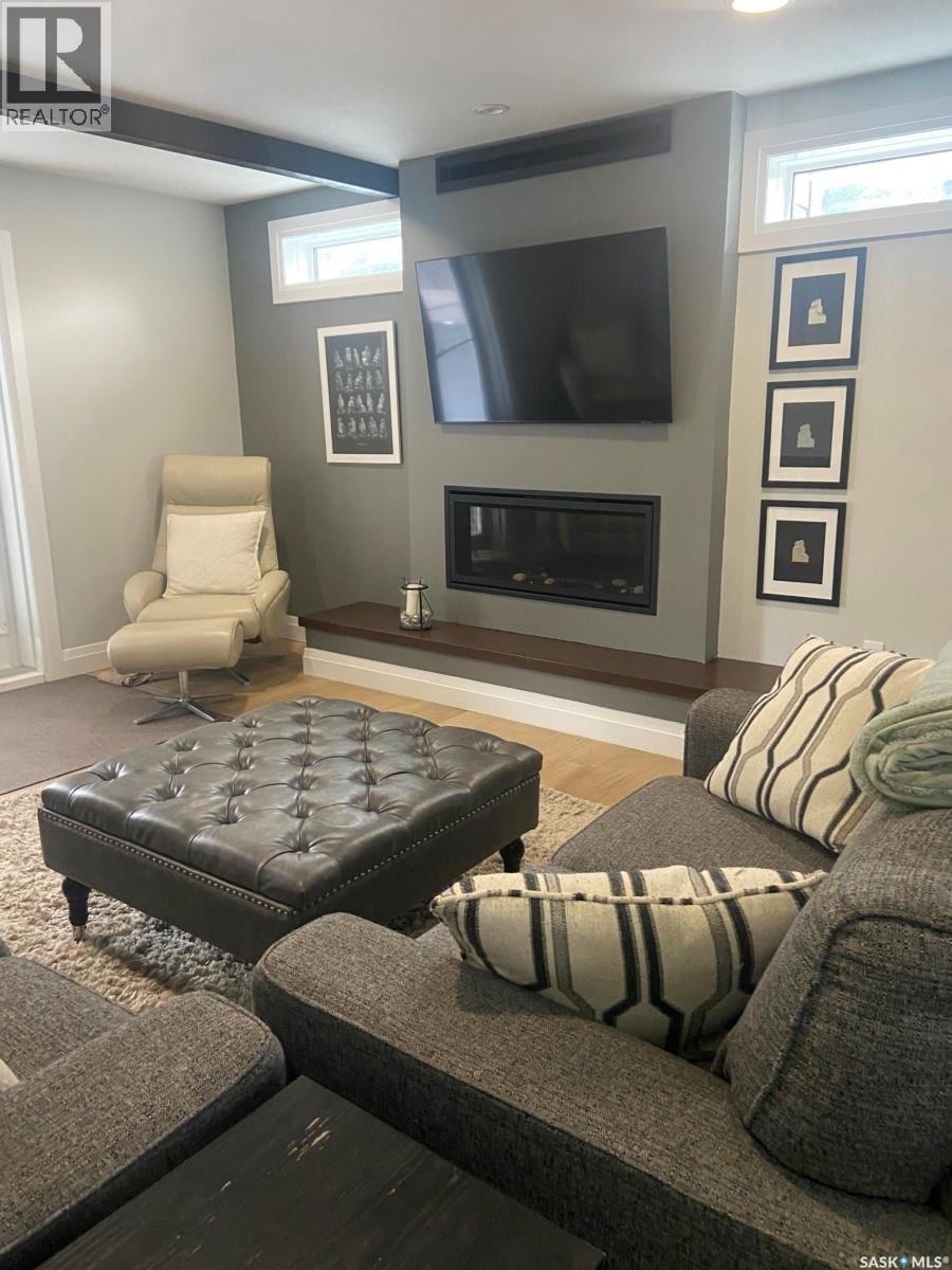 116 Middleton Crescent, Saskatoon, SK - Indoor Photo Showing Living Room With Fireplace