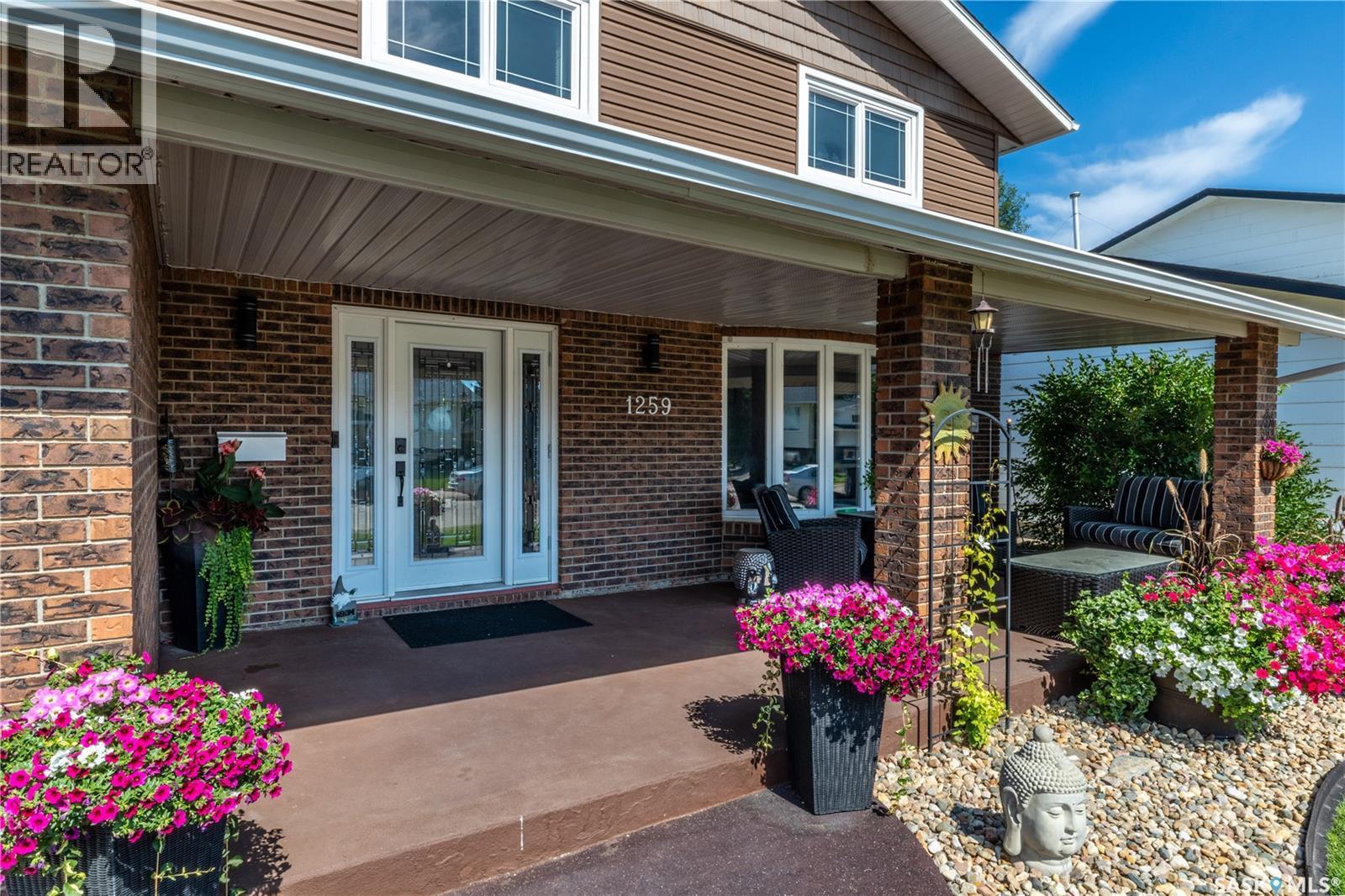1259 Maybery Crescent, Moose Jaw, SK - Outdoor With Deck Patio Veranda