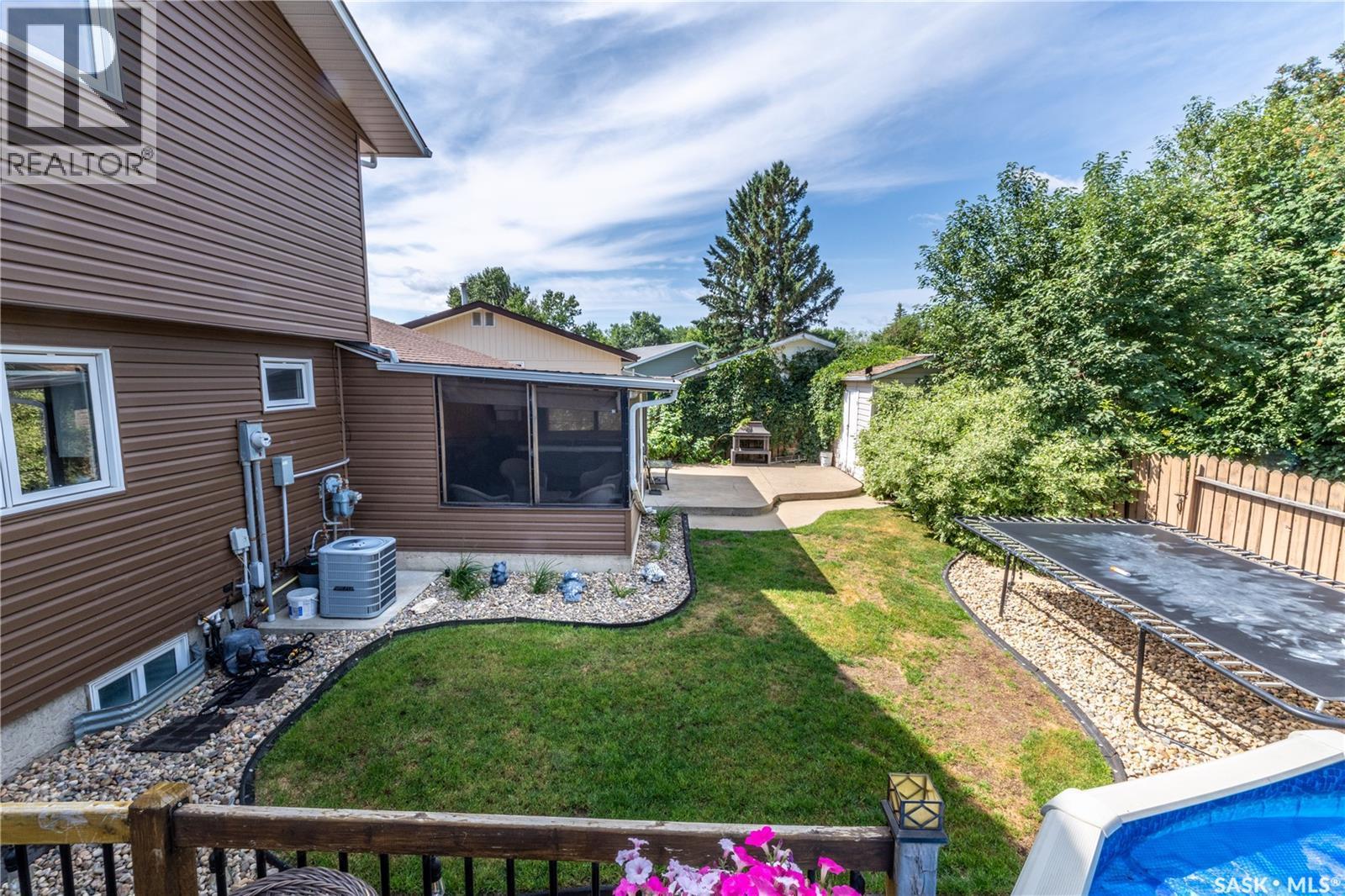 1259 Maybery Crescent, Moose Jaw, SK - Outdoor