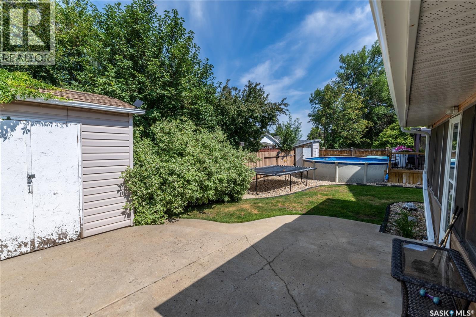 1259 Maybery Crescent, Moose Jaw, SK - Outdoor