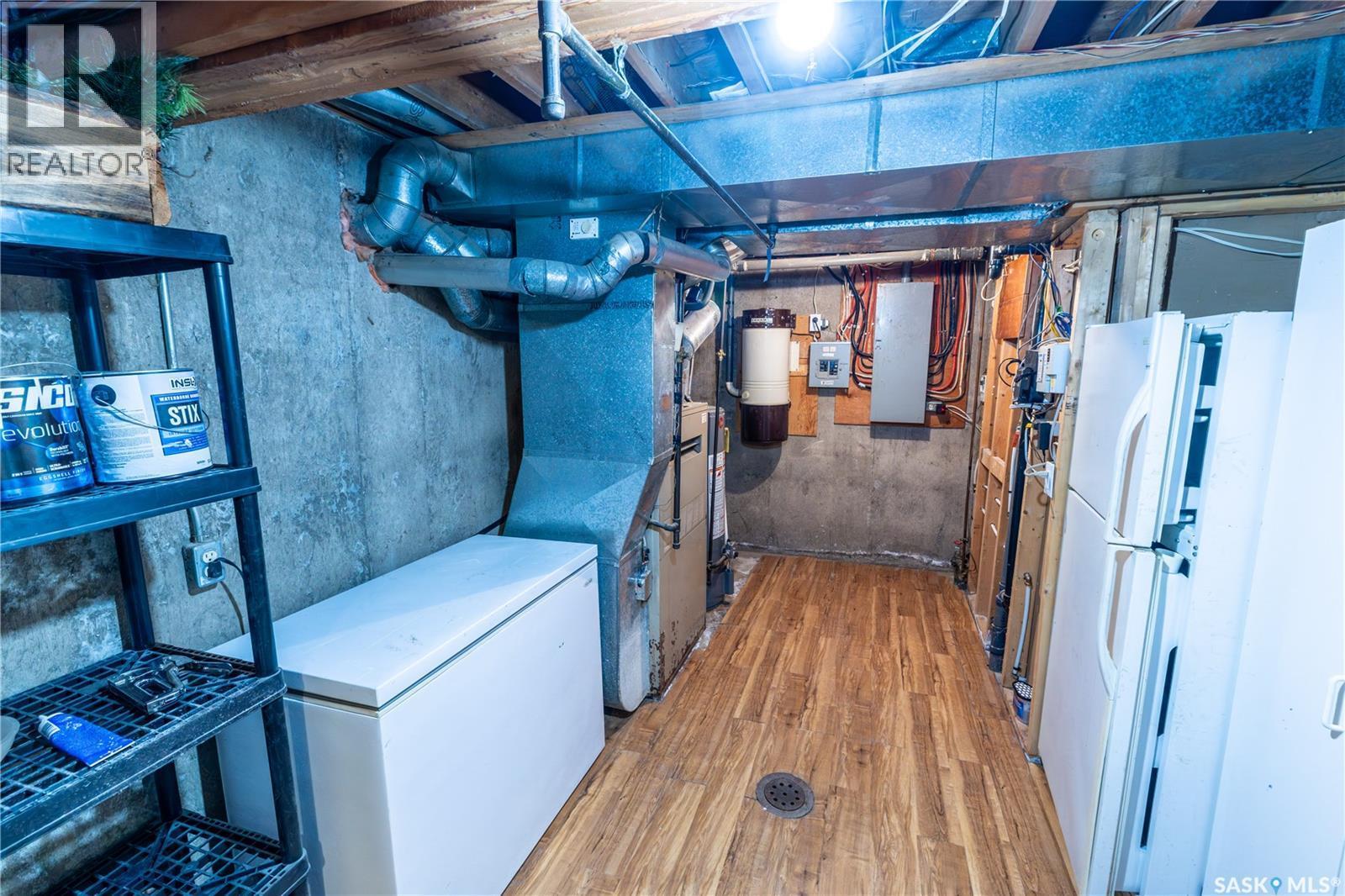 1259 Maybery Crescent, Moose Jaw, SK - Indoor