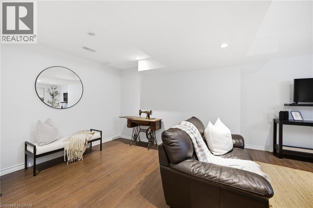 120 Yates Avenue, Cambridge, ON - Indoor