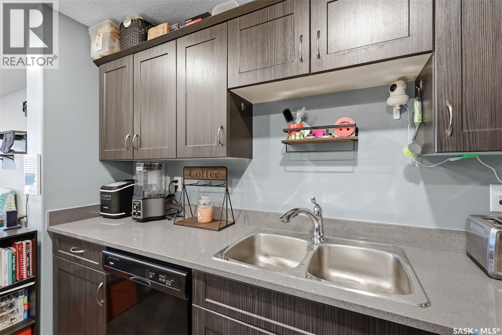 610 Baltzan Boulevard, Saskatoon, SK - Indoor Photo Showing Kitchen With Double Sink