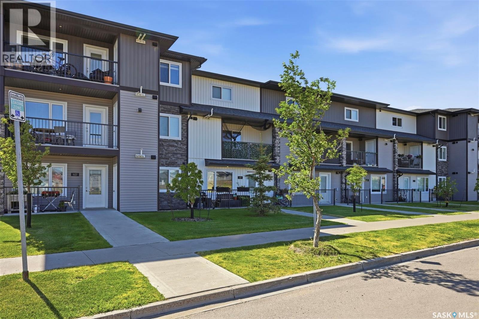 610 Baltzan Boulevard, Saskatoon, SK - Outdoor With Facade