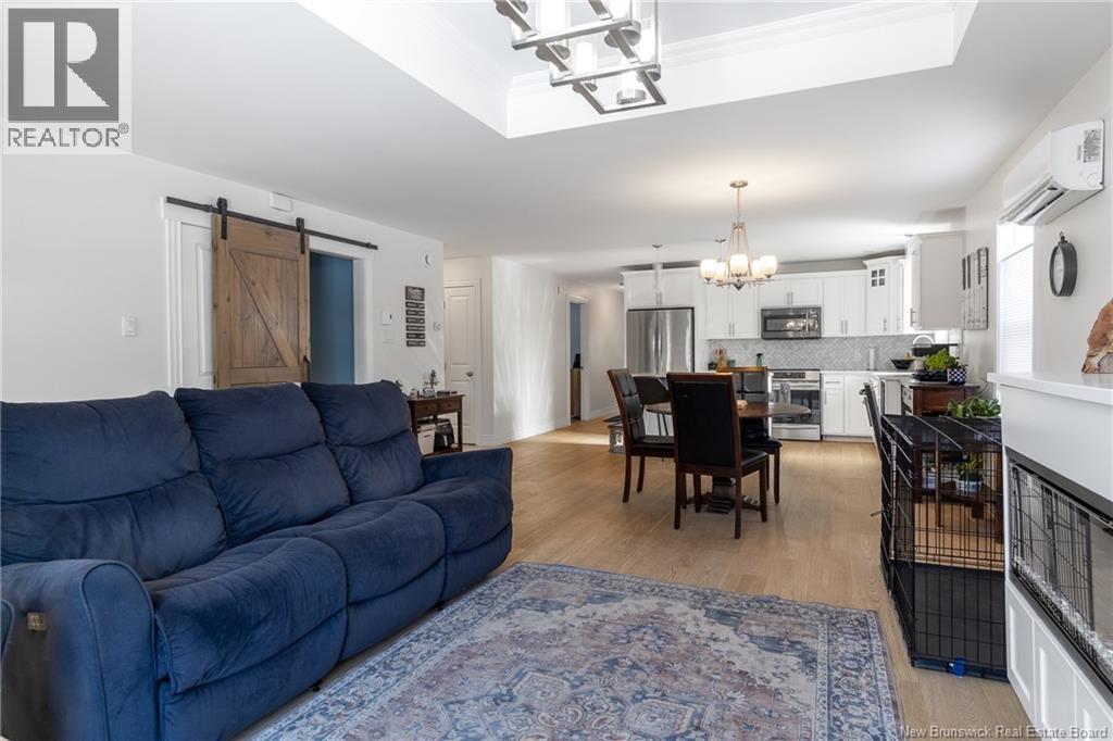 50 Walker Crescent, Hampton, NB - Indoor Photo Showing Living Room