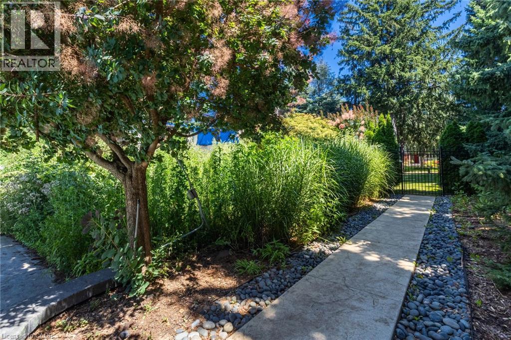 21 Kerman Avenue, Grimsby, ON
