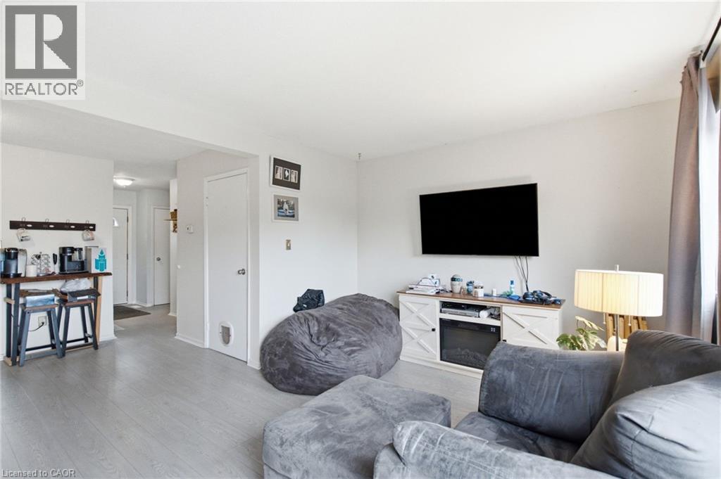20 Glenvale Drive Unit# 94, Hamilton, ON - Indoor Photo Showing Living Room