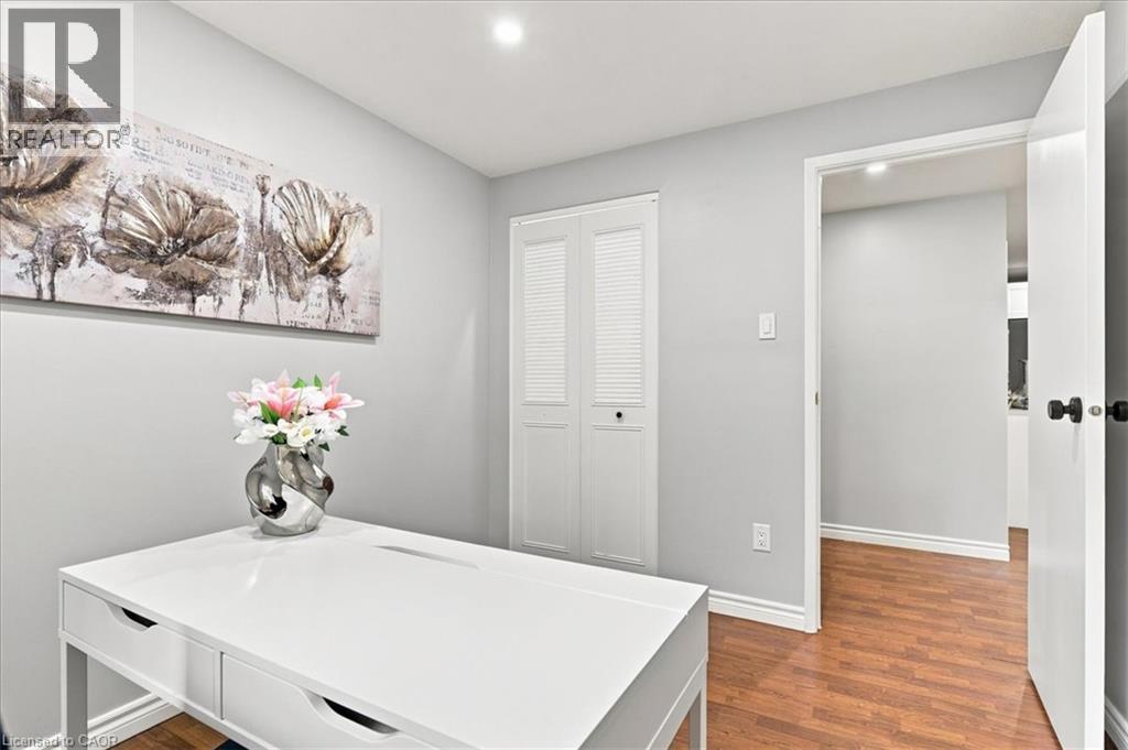 65 Glamis Road Unit# 8, Cambridge, ON - Indoor Photo Showing Other Room