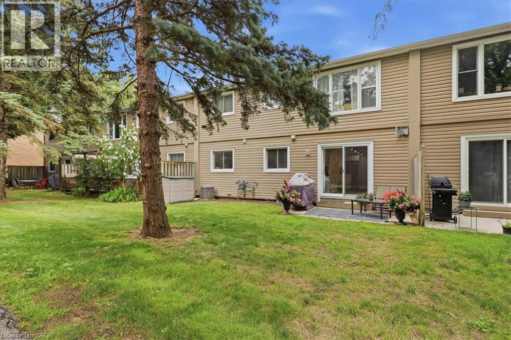 65 Glamis Road Unit# 8, Cambridge, ON - Outdoor