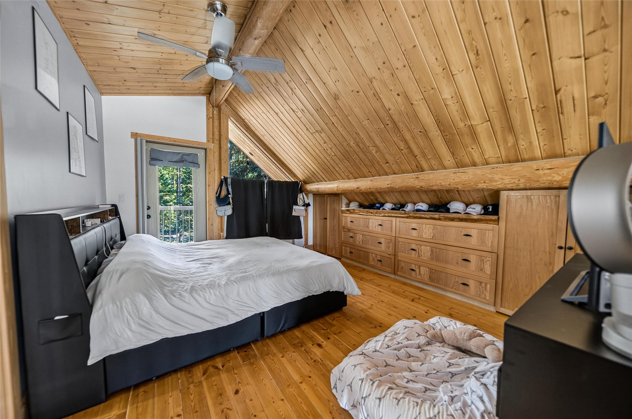 4322 Hilltop Crescent, Cranbrook, BC - Indoor Photo Showing Bedroom