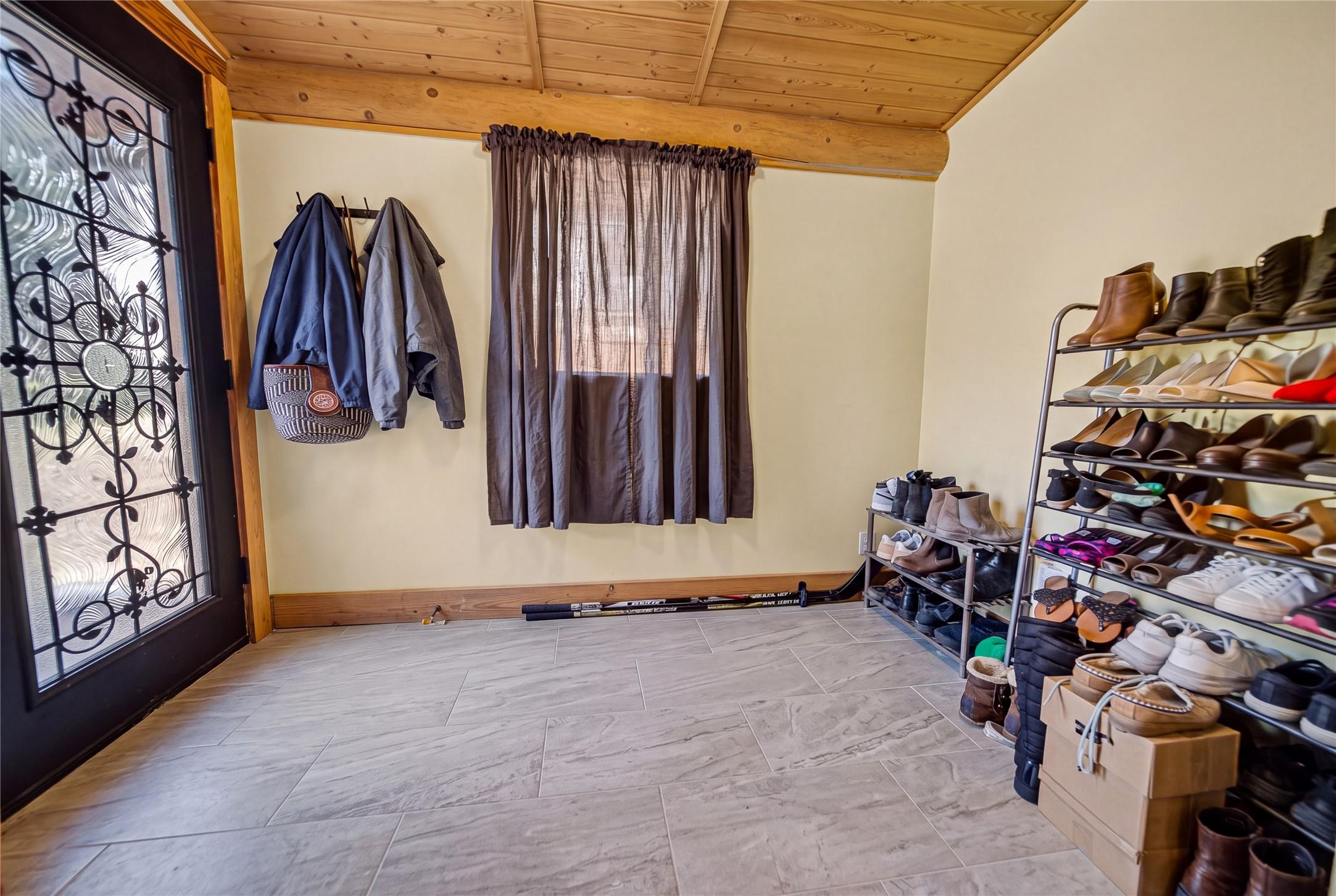 4322 Hilltop Crescent, Cranbrook, BC - Indoor