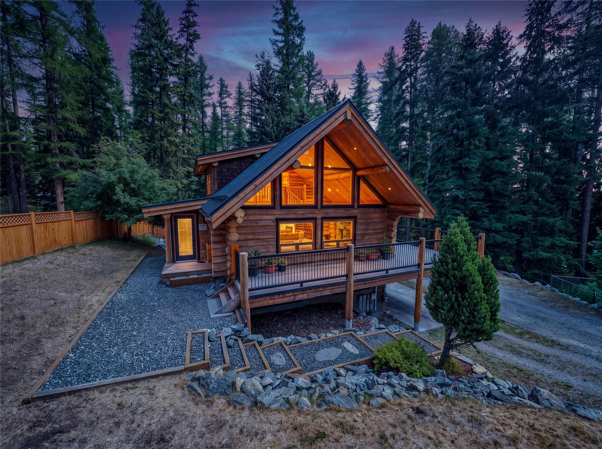 4322 Hilltop Crescent, Cranbrook, BC - Outdoor With Deck Patio Veranda