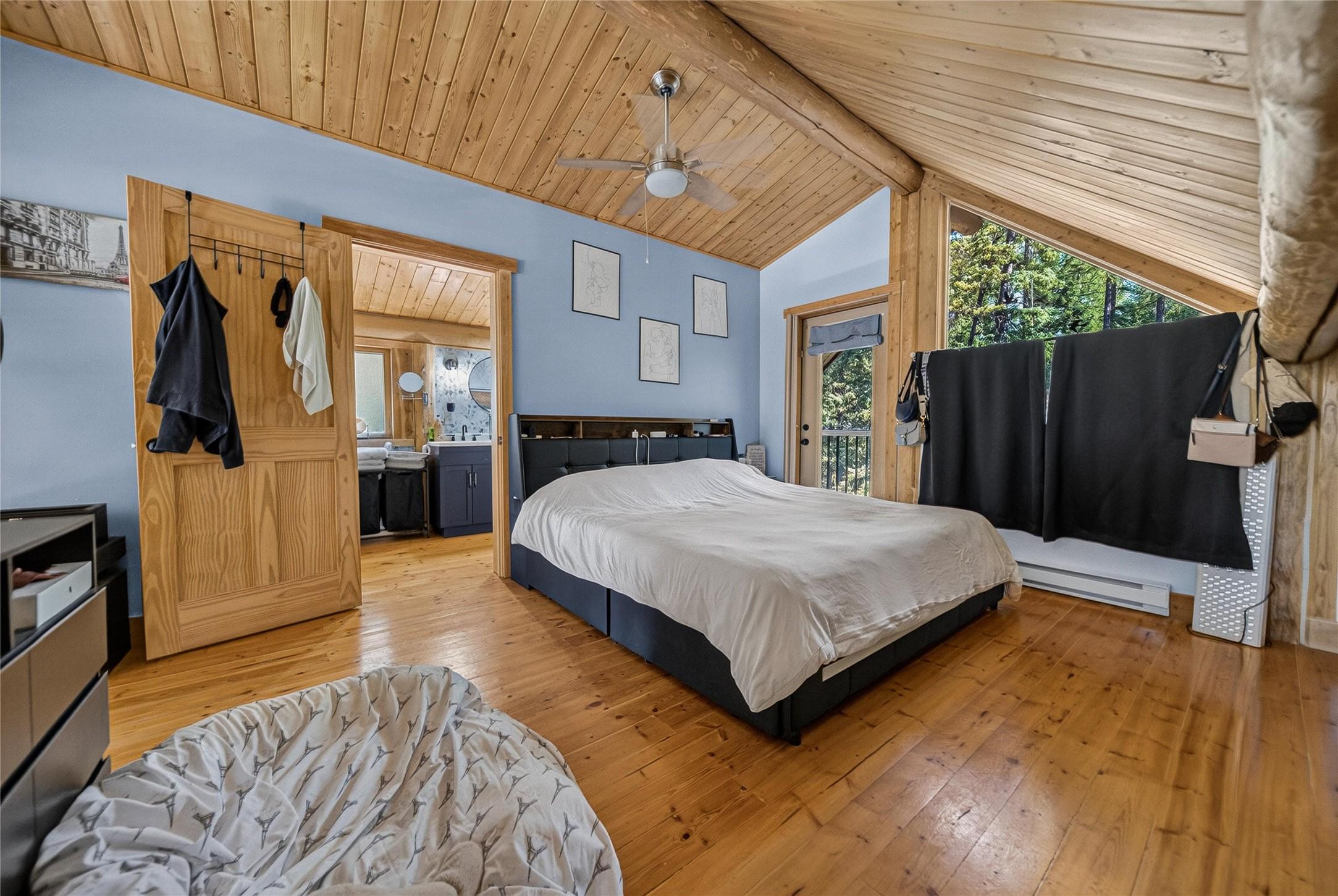4322 Hilltop Crescent, Cranbrook, BC - Indoor Photo Showing Bedroom