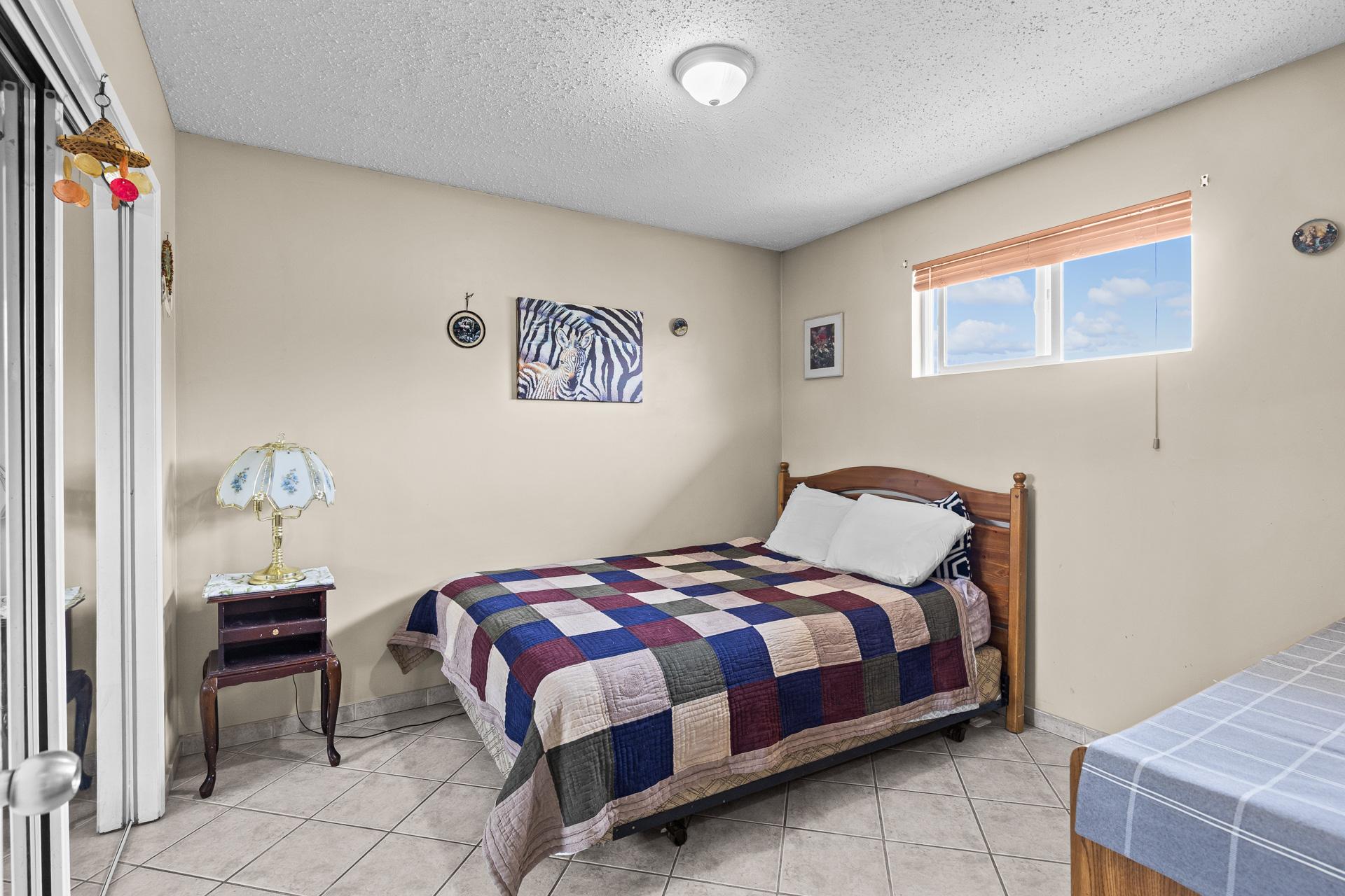 1643 Traut Court, Kelowna, BC - Indoor Photo Showing Bedroom