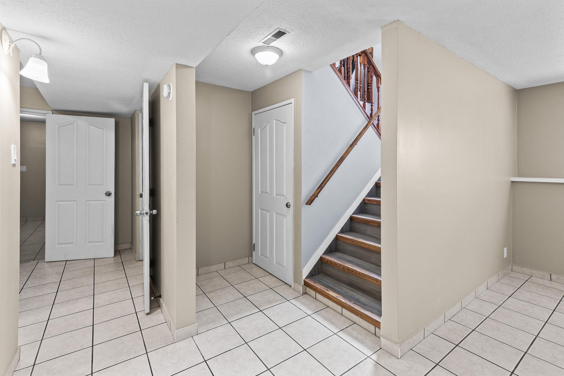 1643 Traut Court, Kelowna, BC - Indoor Photo Showing Other Room