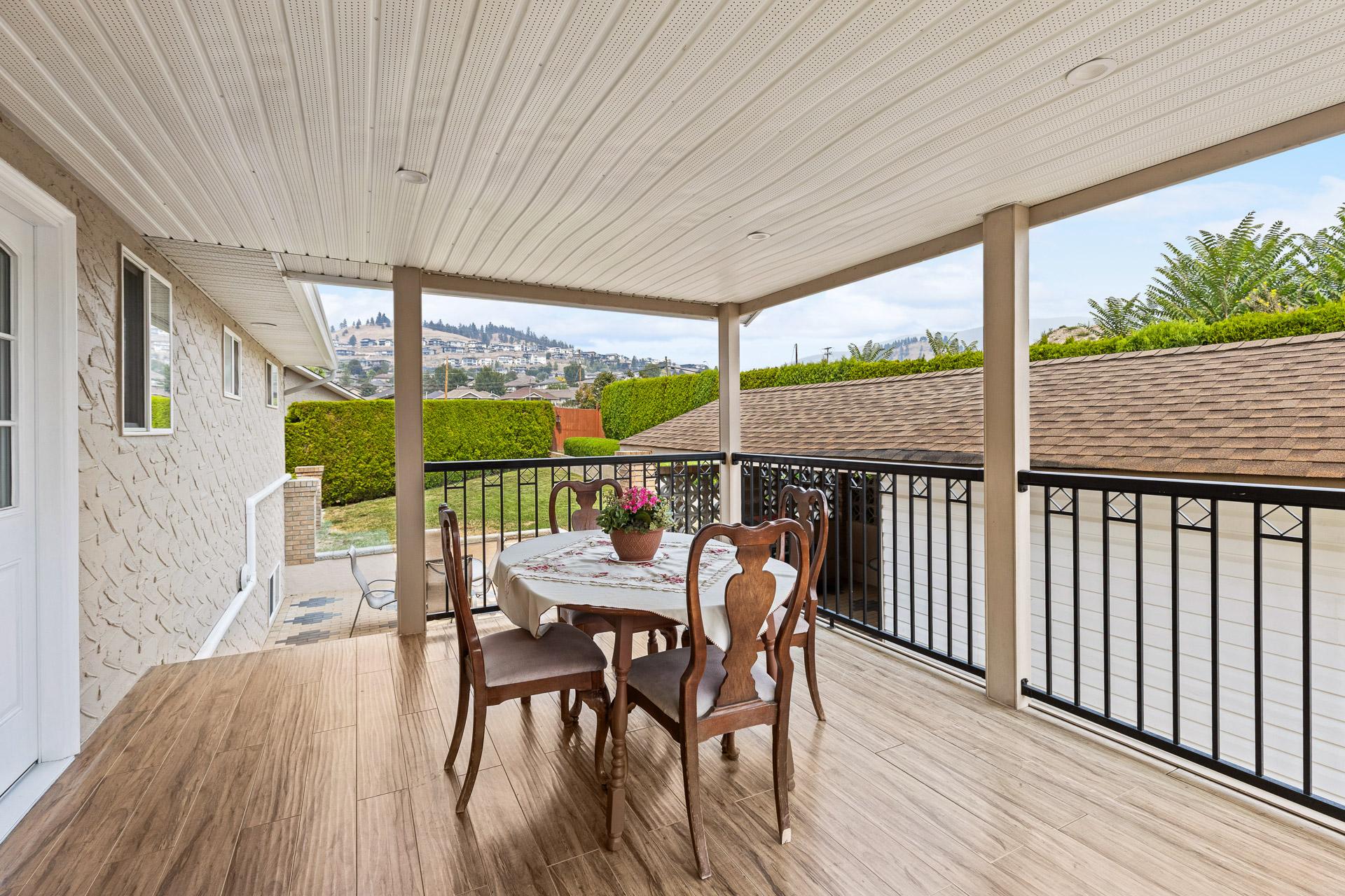 1643 Traut Court, Kelowna, BC - Outdoor With Deck Patio Veranda With Exterior