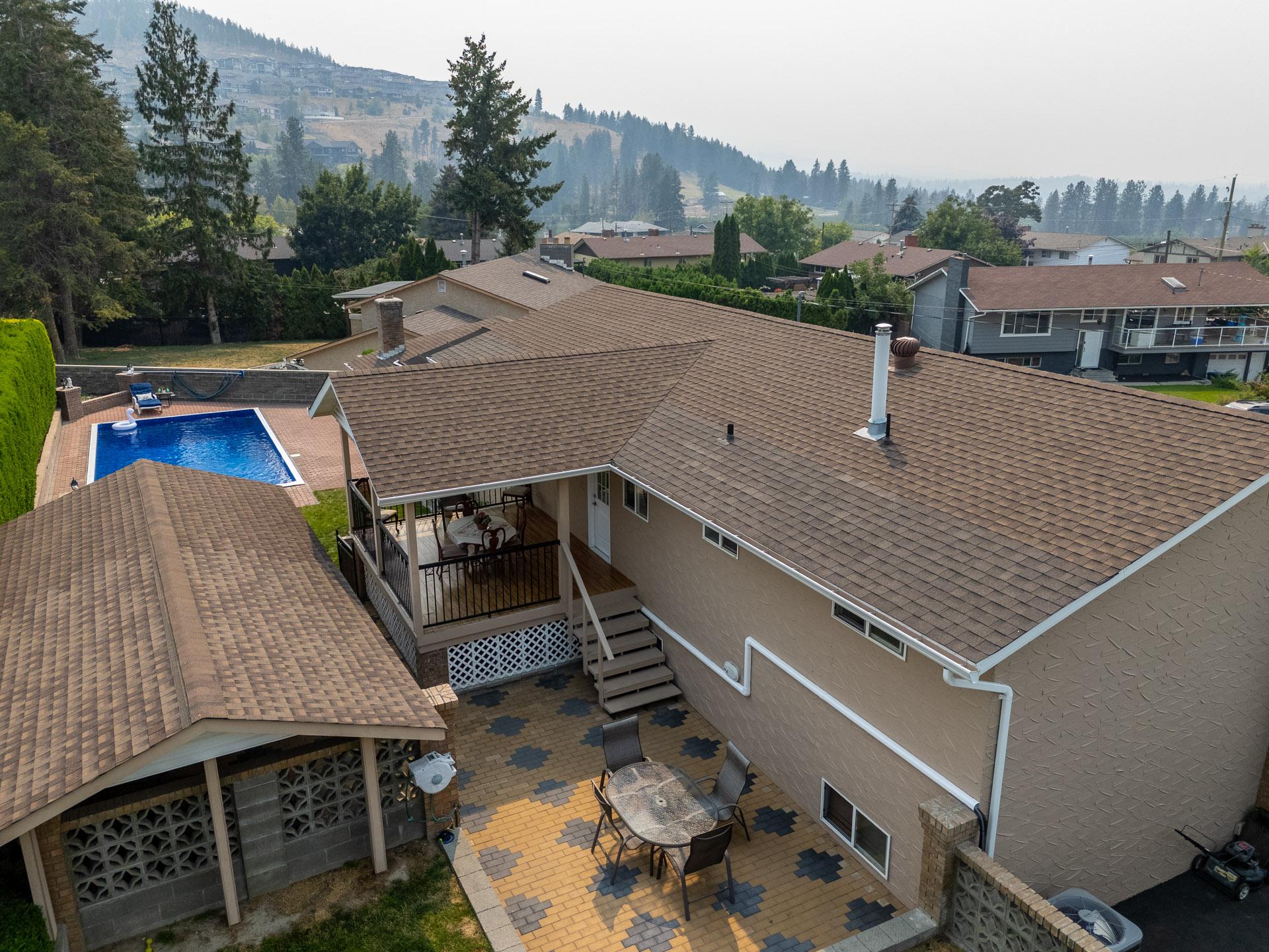 1643 Traut Court, Kelowna, BC - Outdoor With In Ground Pool