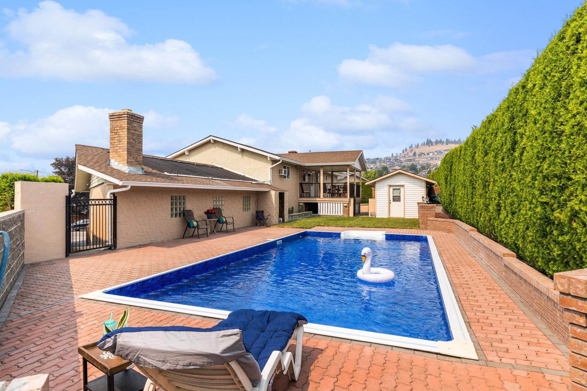 1643 Traut Court, Kelowna, BC - Outdoor With In Ground Pool