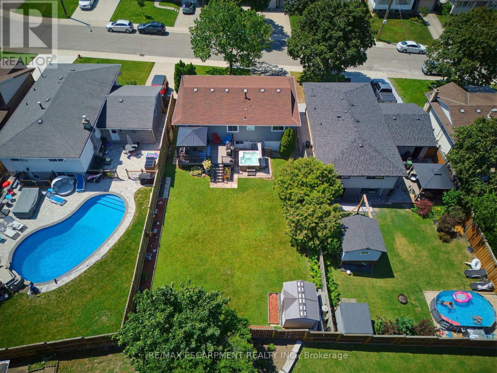 164 Hanover Place, Hamilton, ON - Outdoor With In Ground Pool With View