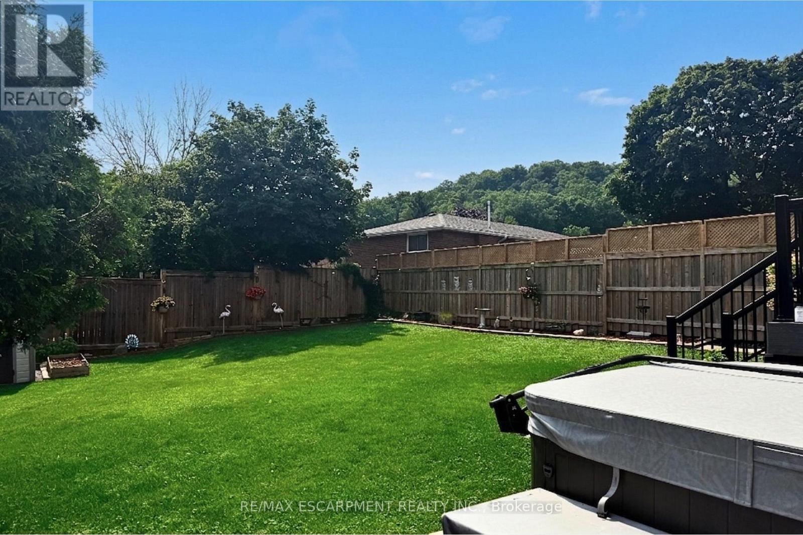 164 Hanover Place, Hamilton, ON - Outdoor With Backyard