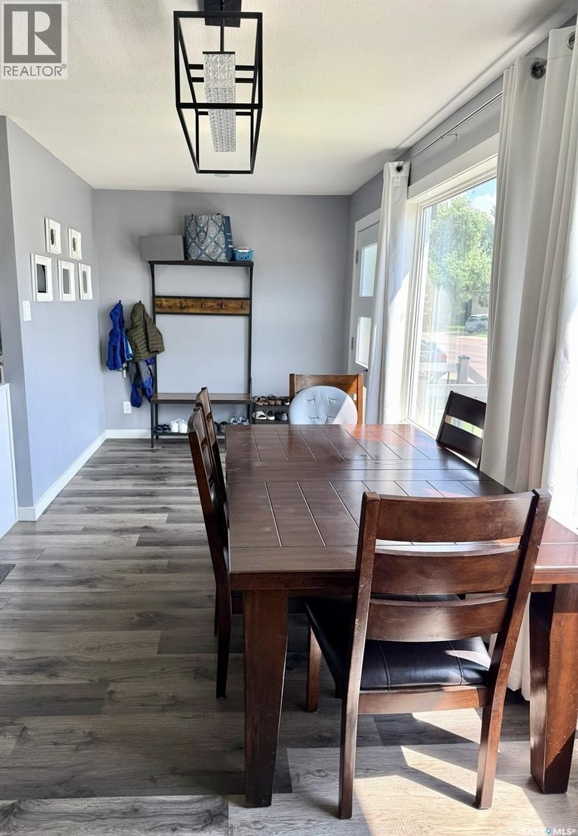 510 Redberry Road, Saskatoon, SK - Indoor Photo Showing Dining Room