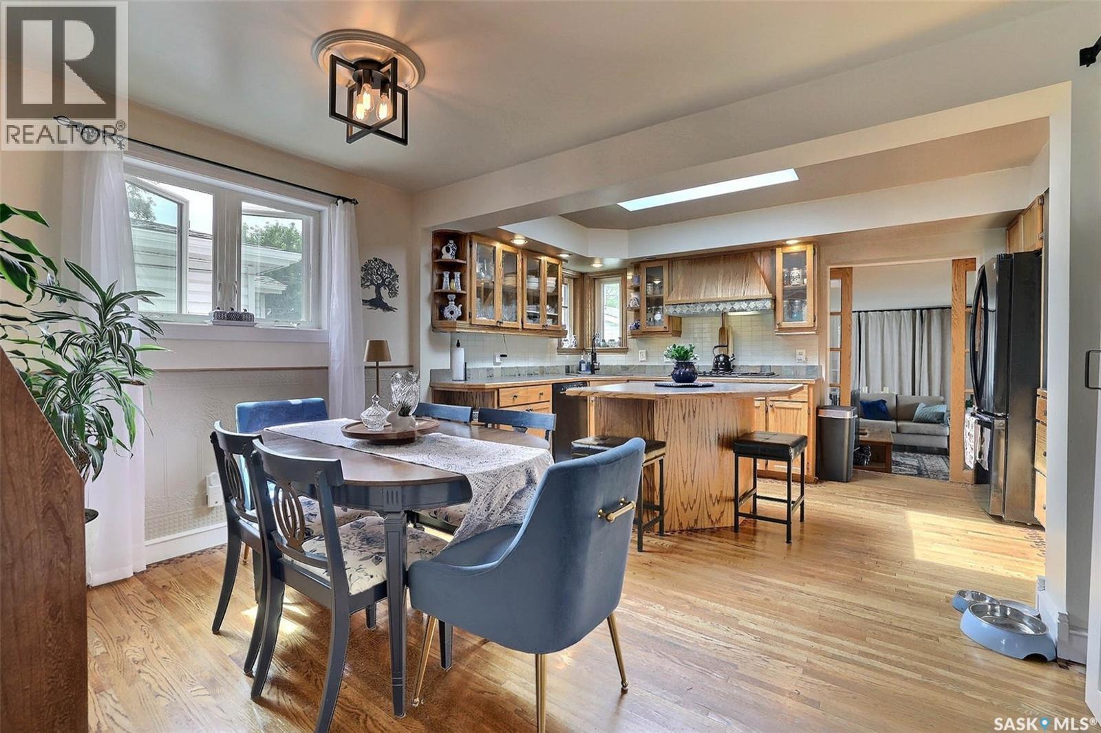 924 Campbell Street, Regina, SK - Indoor Photo Showing Dining Room