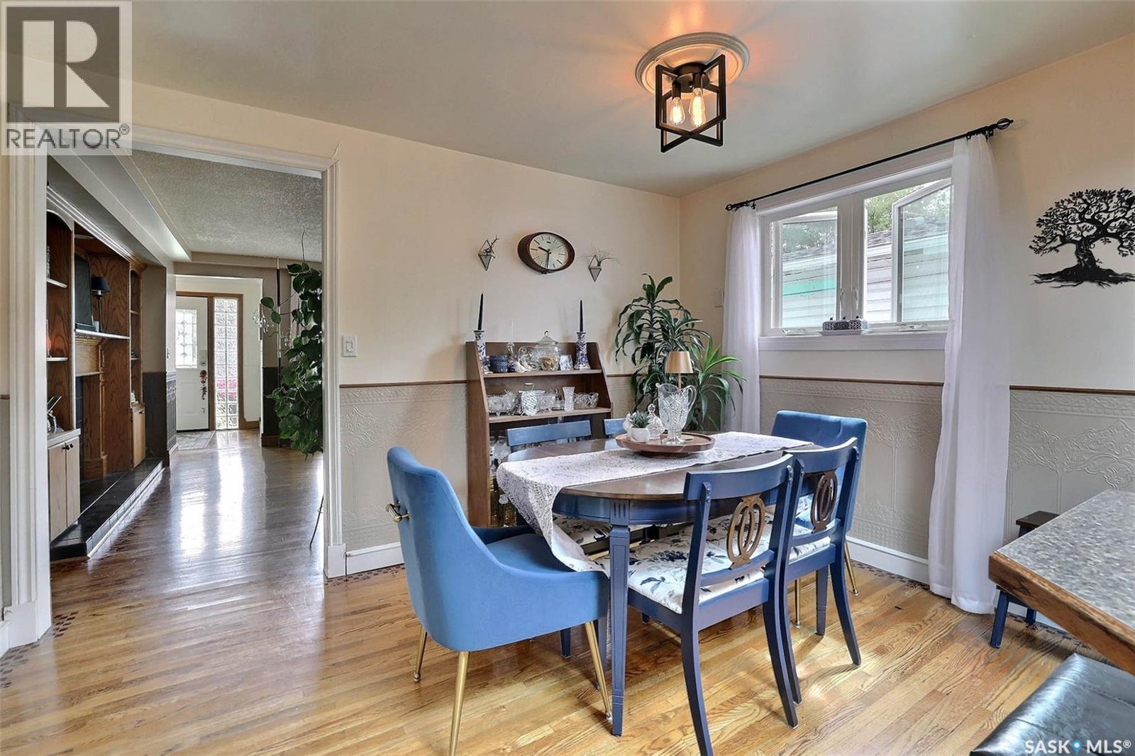924 Campbell Street, Regina, SK - Indoor Photo Showing Dining Room