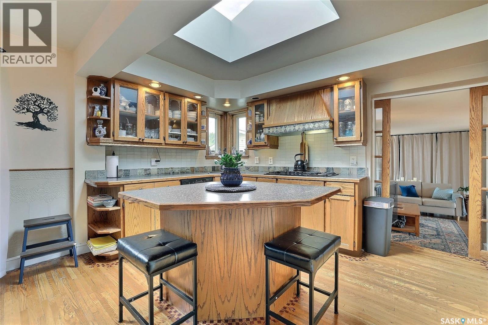 924 Campbell Street, Regina, SK - Indoor