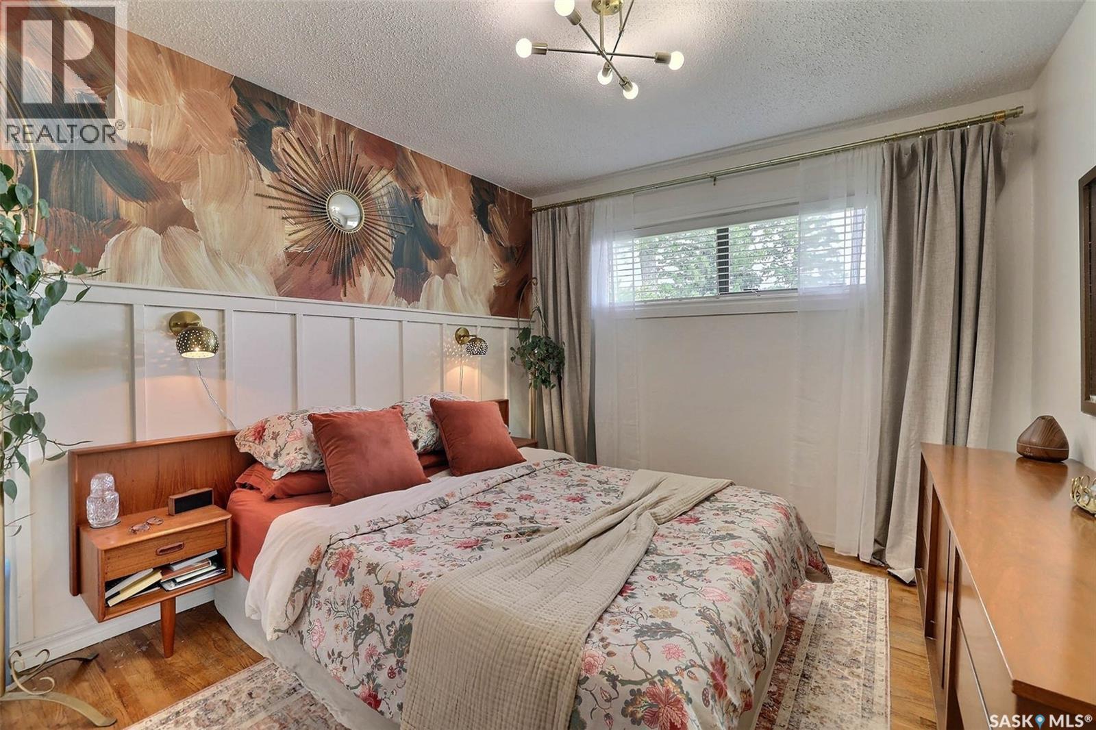 924 Campbell Street, Regina, SK - Indoor Photo Showing Bedroom