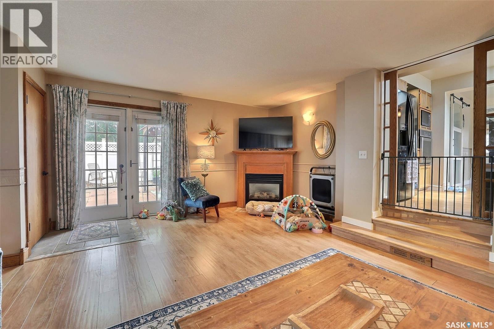924 Campbell Street, Regina, SK - Indoor Photo Showing Living Room With Fireplace