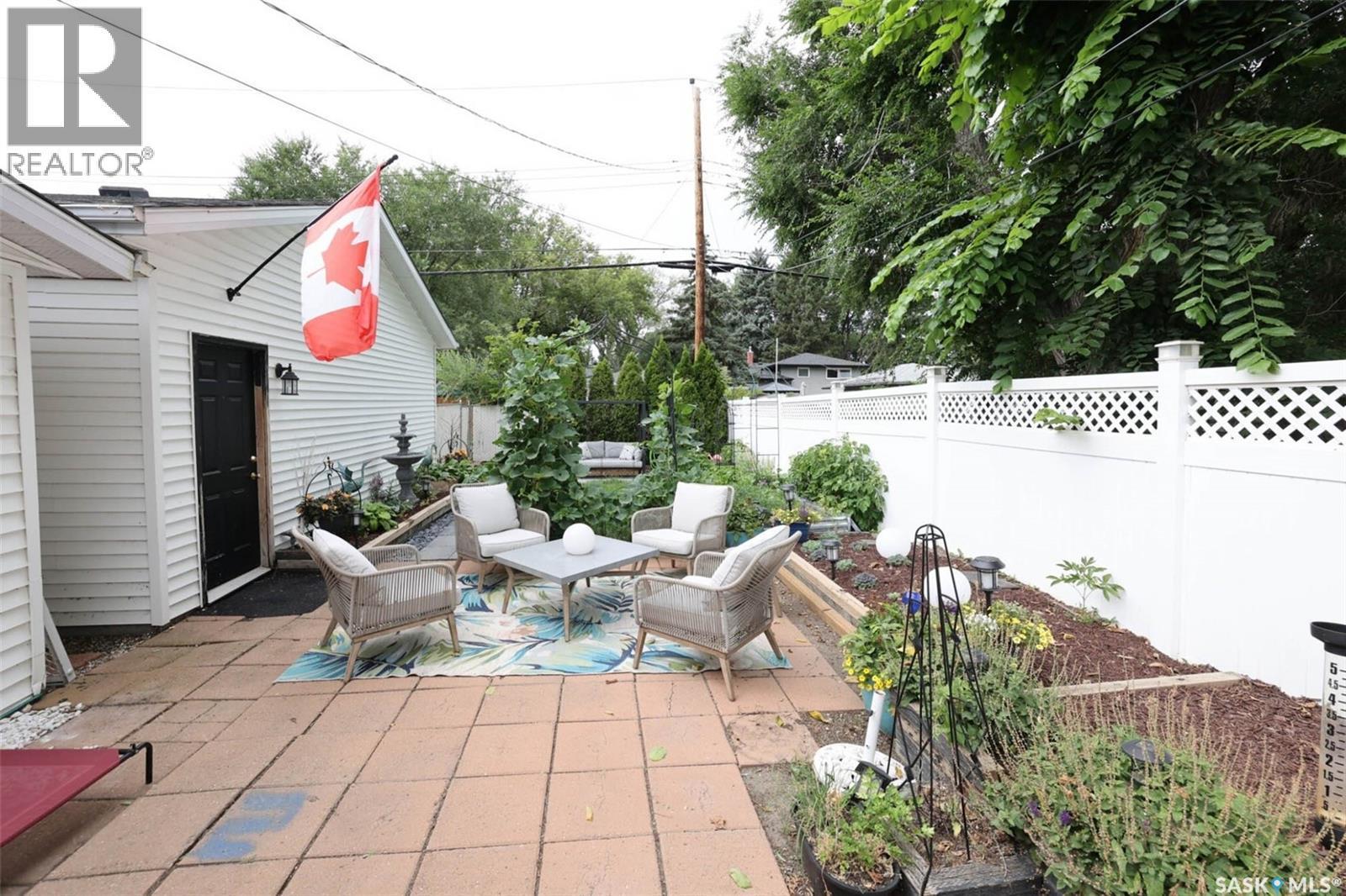 924 Campbell Street, Regina, SK - Outdoor With Deck Patio Veranda
