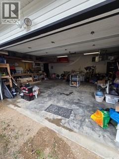 924 Campbell Street, Regina, SK - Indoor Photo Showing Garage