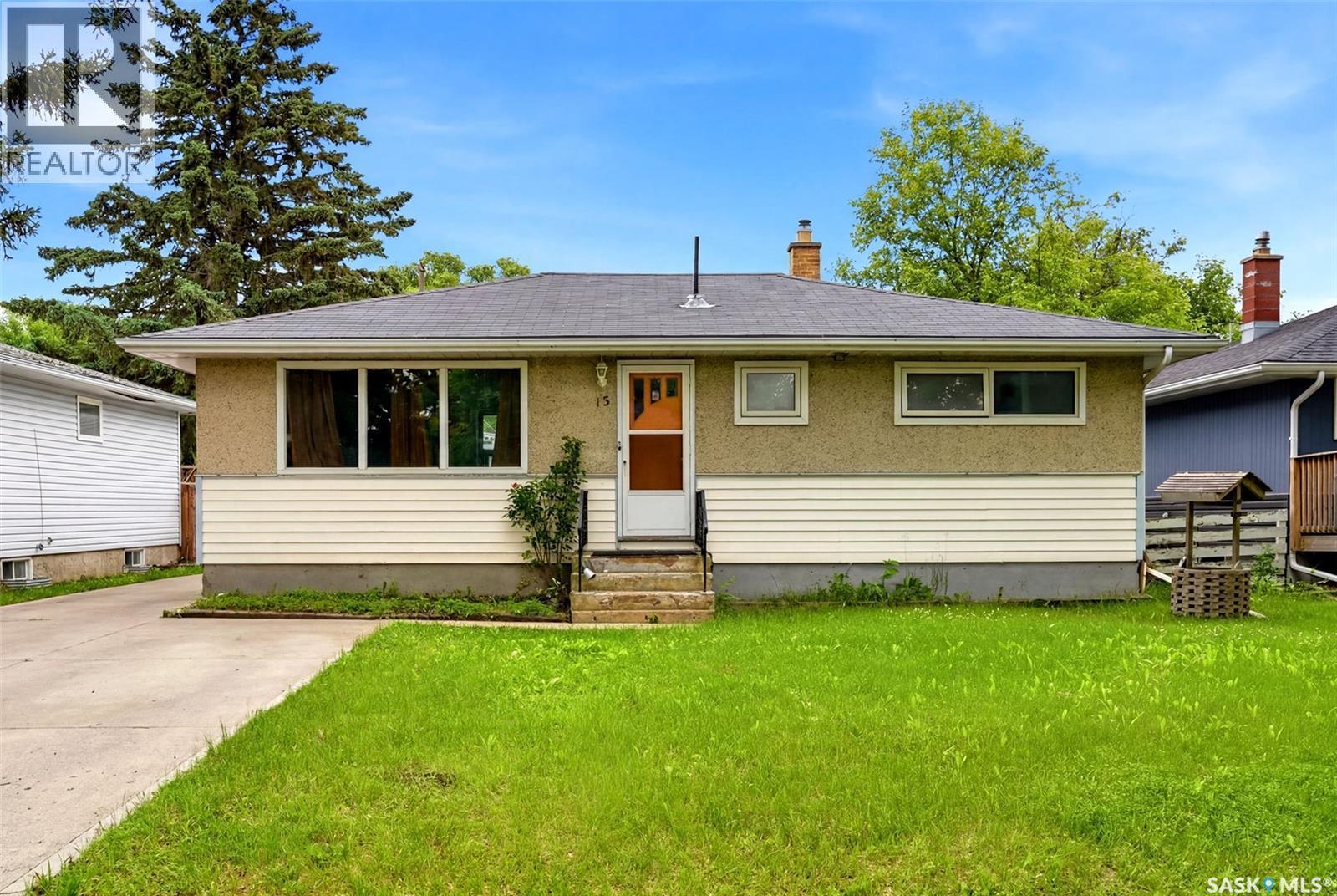 15 Ottawa Place, Regina, SK - Outdoor
