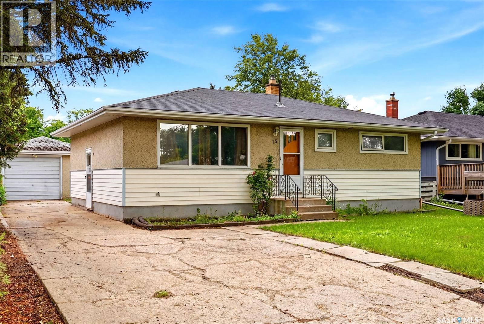 15 Ottawa Place, Regina, SK - Outdoor