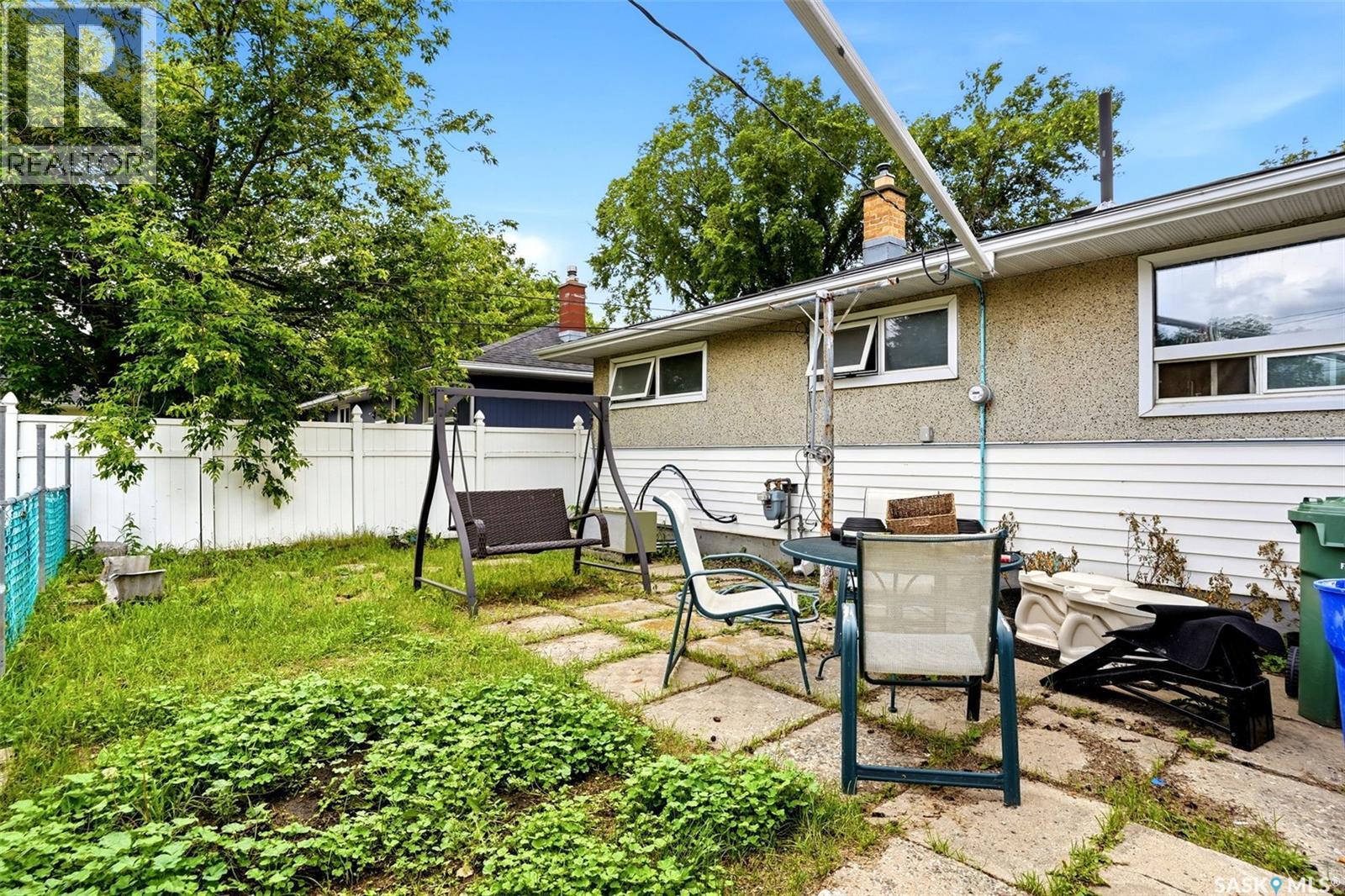 15 Ottawa Place, Regina, SK - Outdoor