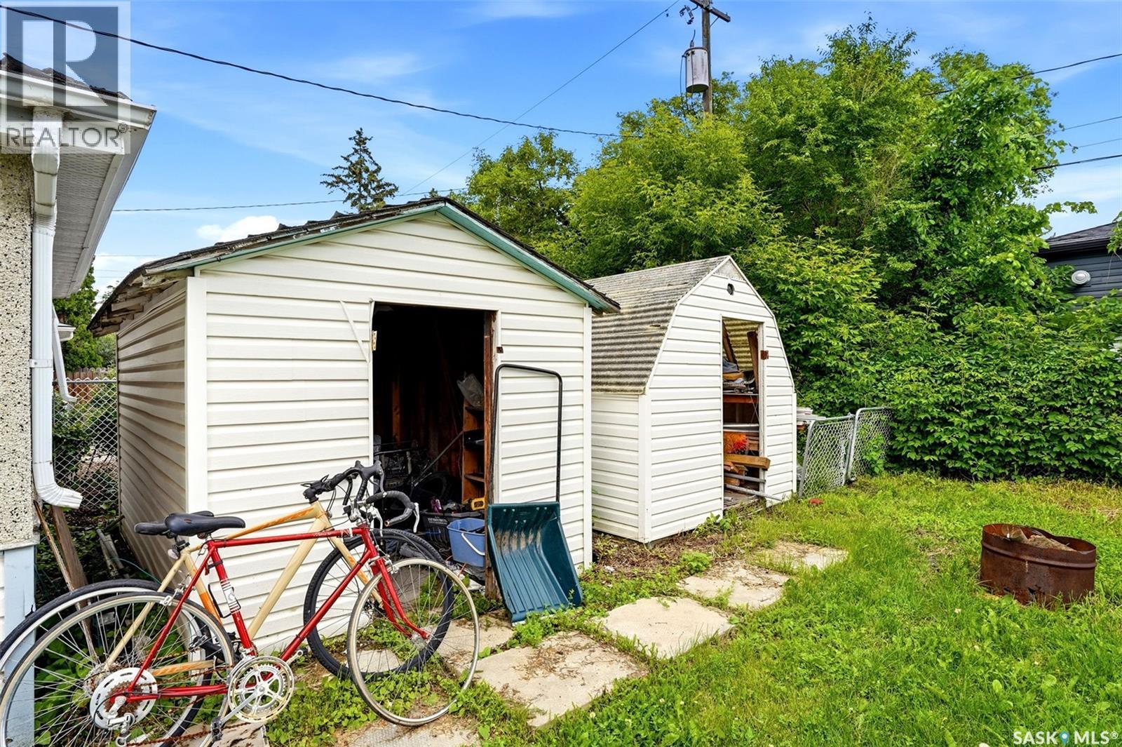 15 Ottawa Place, Regina, SK - Outdoor