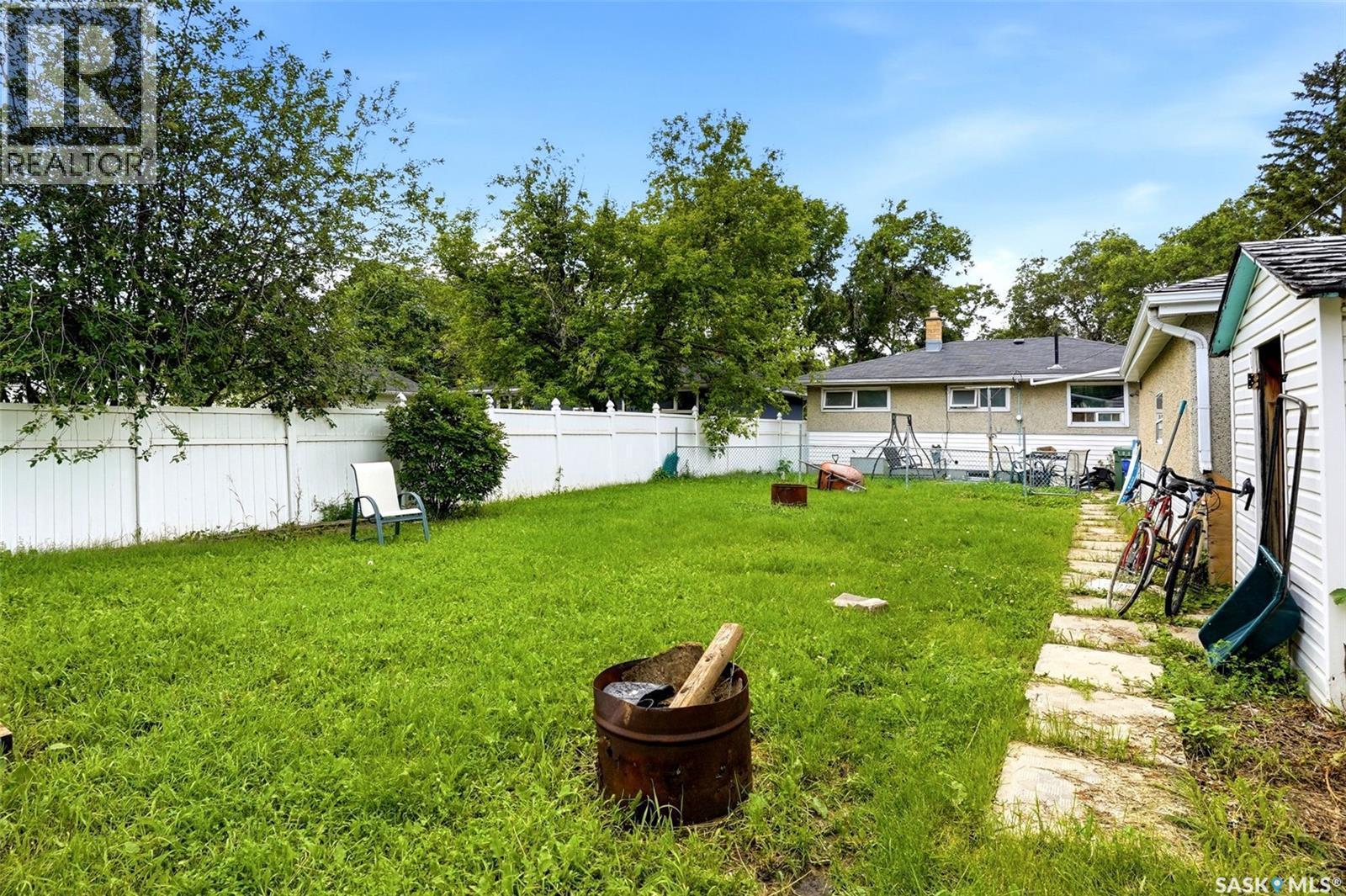 15 Ottawa Place, Regina, SK - Outdoor