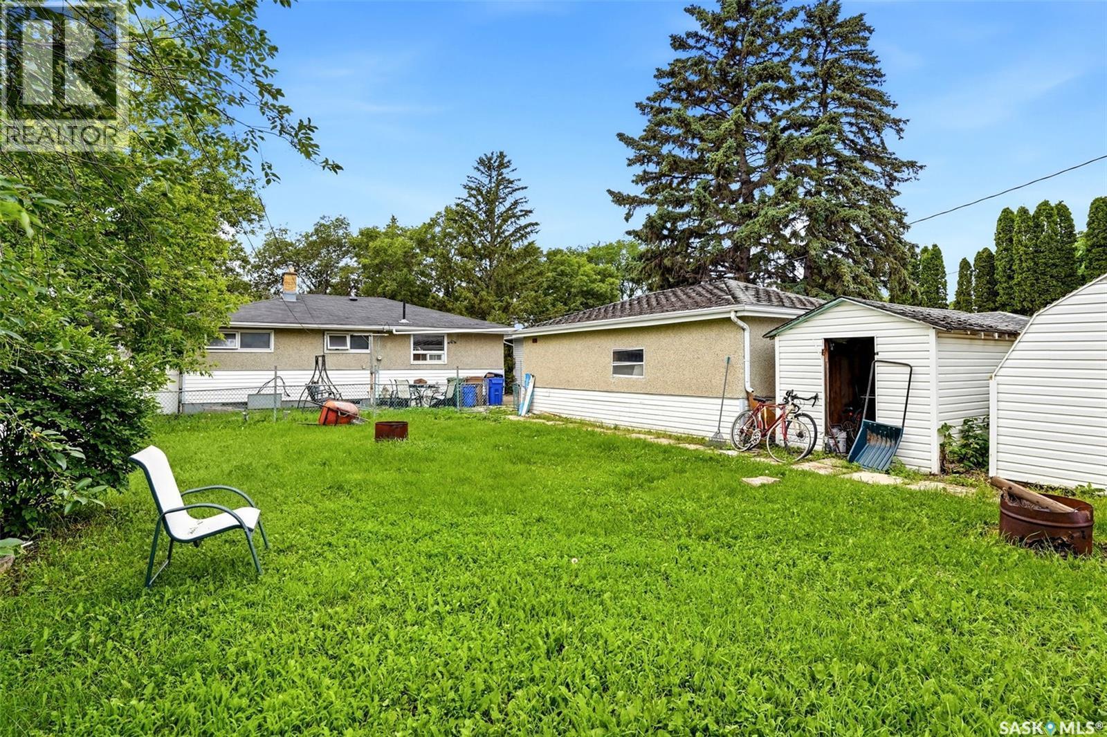 15 Ottawa Place, Regina, SK - Outdoor