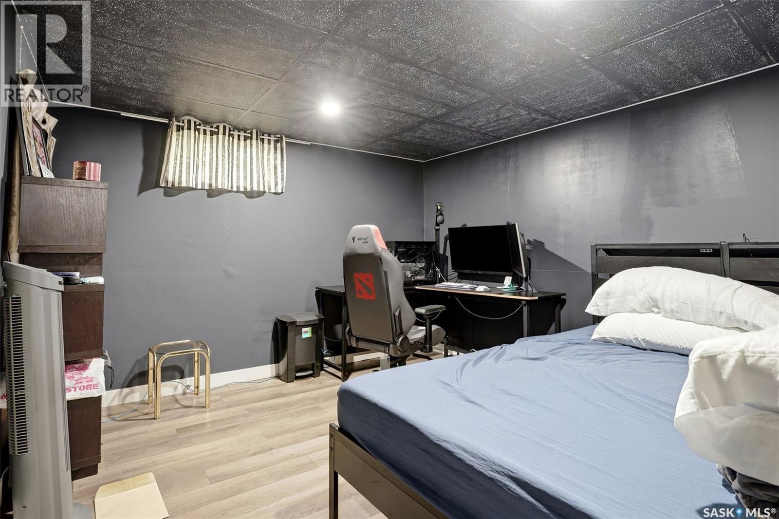 15 Ottawa Place, Regina, SK - Indoor