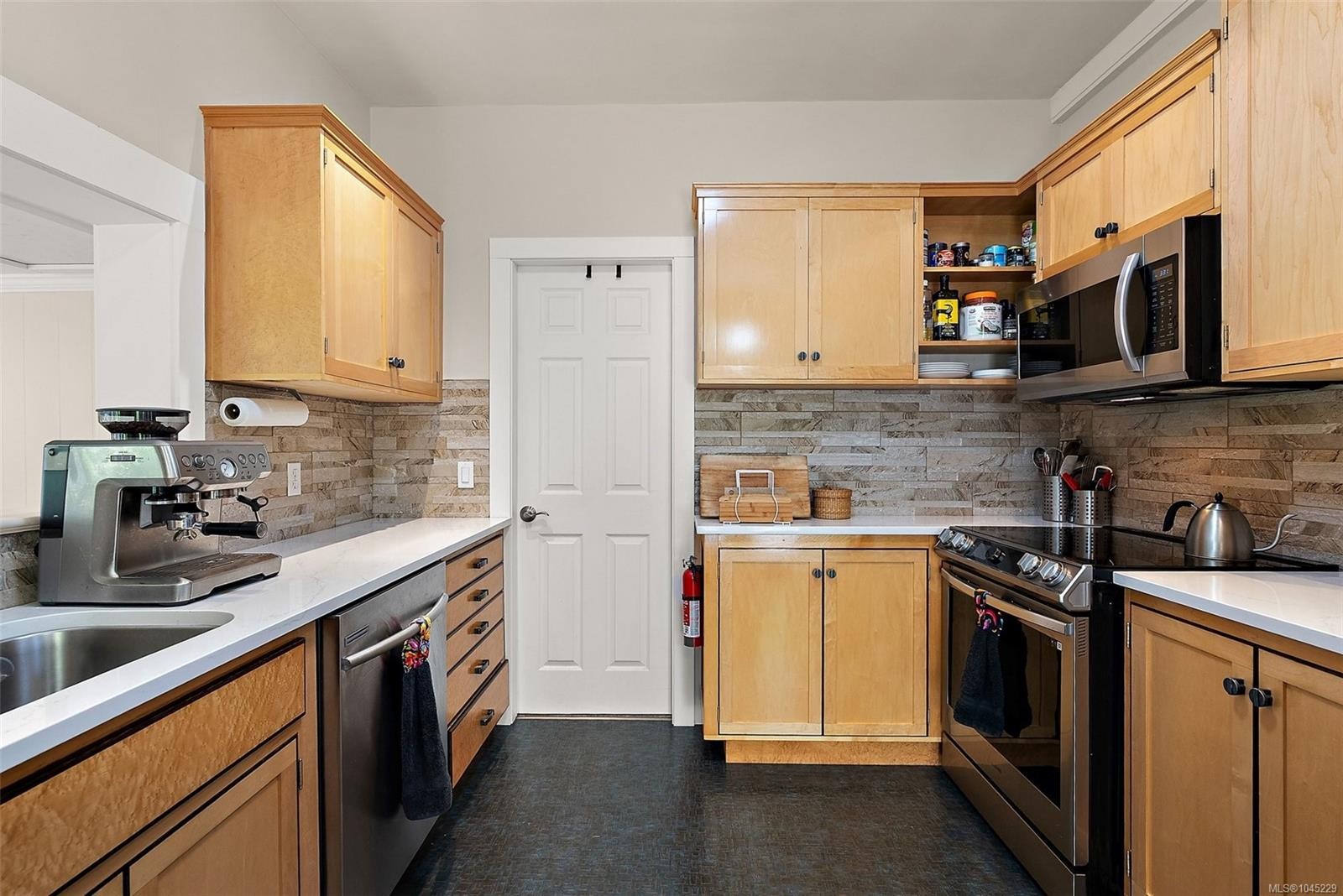 2445 Malaview Ave, Sidney, BC